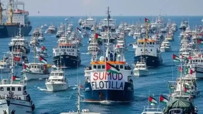 K&uuml;resel Sumud Filosu'nda su almaya başlayan teknenin yolcuları T&uuml;rkiye tarafından tahliye edildi