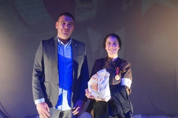 Kurtuluş&rsquo;un Kadınları isimli oyun sahne aldı
