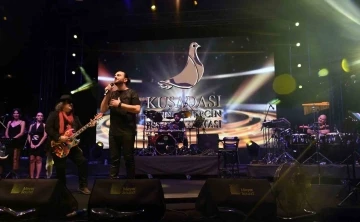 Kuşadası 2023 turizm sezonunda sanatla daha da g&uuml;zelleşti
