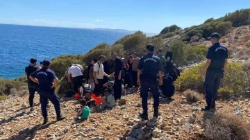 Kuşadası&rsquo;nda 31 d&uuml;zensiz g&ouml;&ccedil;men jandarma ekiplerince yakalandı
