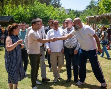 Kuşadası&rsquo;nda birlik ve dayanışma pikniği d&uuml;zenlendi
