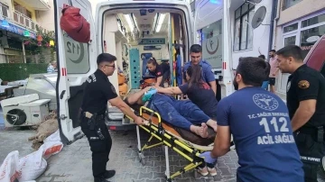 Kuşadası&rsquo;nda &ccedil;ıkan kavgada kan aktı
