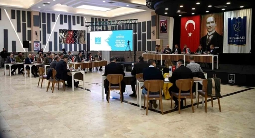 Kuşadası&rsquo;ndaki meclis toplantısında turistik tesislerin katkısı dikkat &ccedil;ekti
