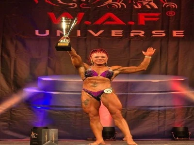 Kuşadası&rsquo;ndan Almanya&rsquo;ya uzanan gurur: Sevilay Akseller 'Miss Bodybuilding' D&uuml;nya Şampiyonu oldu!