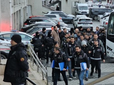 Kusurlu ara&ccedil;ların para karşılığı muayene istasyonundan ge&ccedil;irilmesine y&ouml;nelik operasyonda 13 g&ouml;zaltı