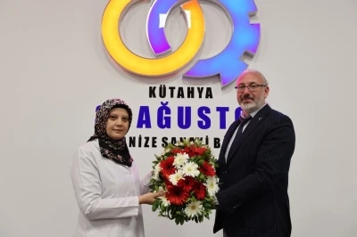 K&uuml;tahya 30 Ağustos OSB M&uuml;d&uuml;r&uuml; Murat Demir&rsquo;den Anneler G&uuml;n&uuml; mesajı ve anlamlı jest
