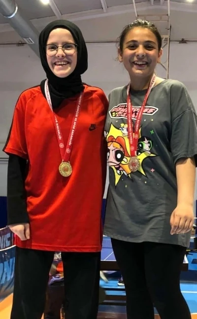 K&uuml;tahya Akşemsettin Kız AİHL Masa Tenisi&rsquo;nde T&uuml;rkiye Şampiyonası yolunda
