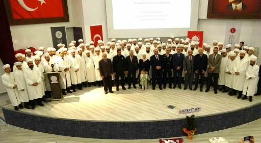 K&uuml;tahya&rsquo;da 92 aday din g&ouml;revlisi mezun oldu

