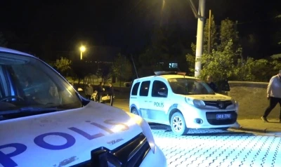 K&uuml;tahya&rsquo;da &rsquo;dur&rsquo; ihtarına uymayan ara&ccedil;taki 2 kişi kovalamaca sonucu yakalandı
