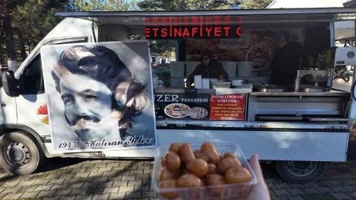 K&uuml;tahya&rsquo;da Ferdi Tayfur hayranları merhum sanat&ccedil;ı i&ccedil;in lokma d&ouml;kt&uuml;rd&uuml;
