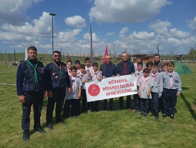 K&uuml;tahya&rsquo;da izcilik kampı, gen&ccedil;lere milli ve manevi eğitim
