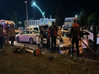 K&uuml;tahya&rsquo;da korkun&ccedil; kaza; 2&rsquo;si ağır 6 yaralı