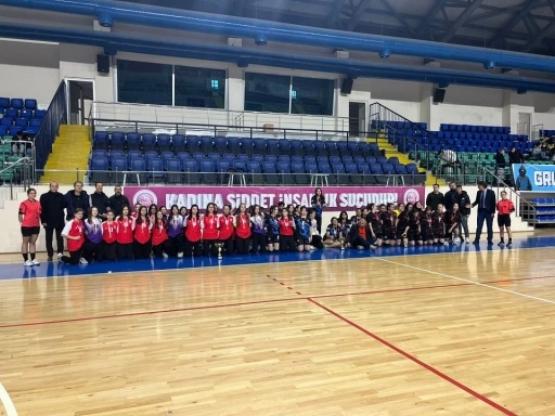 K&uuml;tahya&rsquo;da okullar arası gen&ccedil;ler hentbol il birinciliği m&uuml;sabakaları sona erdi
