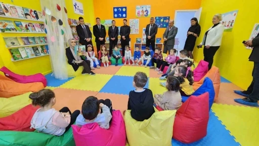 K&uuml;tahya&rsquo;da "D&uuml;şler Odası K&uuml;t&uuml;phanesi" a&ccedil;ıldı

