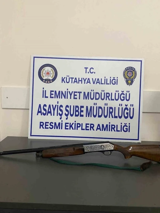 K&uuml;tahya&rsquo;da ruhsatsız av t&uuml;feği ele ge&ccedil;irildi
