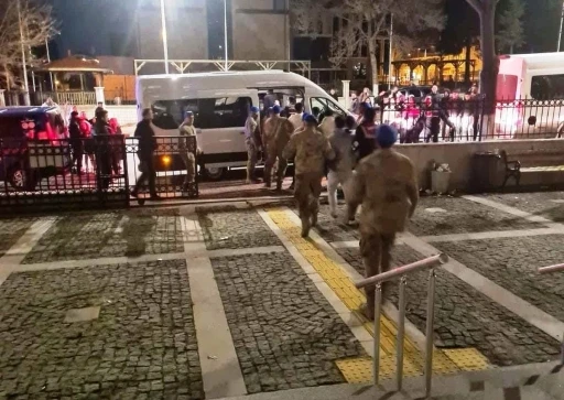 K&uuml;tahya&rsquo;da silahla yaralama olayına karışan 10 kişi tutuklandı
