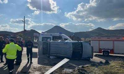 K&uuml;tahya&rsquo;da trafik kazası: 7 yaralı