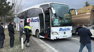 K&uuml;tahya&rsquo;da zincirleme kaza: 1&rsquo;i &ccedil;ocuk 4 yaralı