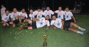 K&uuml;tahya&rsquo;daki Birlik ve Beraberlik Turnuvası&rsquo;nda şampiyon merhum gardiyan &Ouml;mer Duman Takımı oldu
