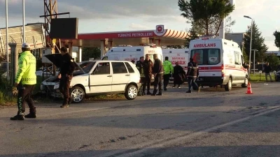 K&uuml;tahya&rsquo;nın Tavşanlı il&ccedil;esinde trafik kazası: 6 yaralı
