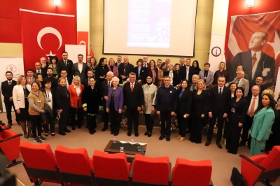 K&uuml;tahya Porselen&rsquo;e &ldquo;&Uuml;st&uuml;n Onur ve Sanat &Ouml;d&uuml;l&uuml;&rdquo;