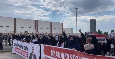 Kuytul taraftarları Erzurum'da cezaevi &ouml;n&uuml;nde izinsiz g&ouml;steri yaptı