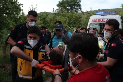 Kuyu faciası; 2 kardeşi ve akrabası yardım i&ccedil;in kuyuya indi: 3 &ouml;l&uuml;, 1 yaralı