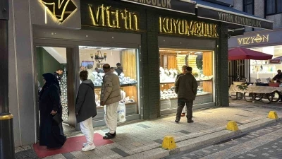 Kuyumcu hırsızlığı: 2 milyon TL&rsquo;lik altını &ccedil;alıp kayıplara karıştı