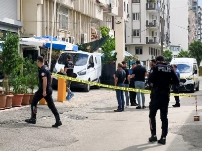 Kuyumcuyu &ouml;ld&uuml;r&uuml;p yurtdışına ka&ccedil;arken yakalandı