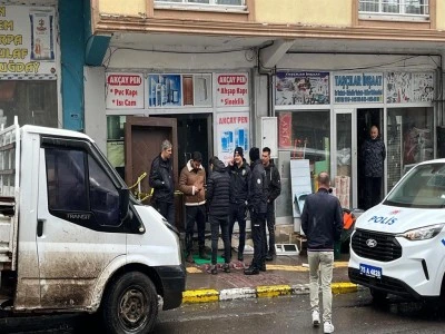 Kuzenini iş yerinde &ouml;ld&uuml;rd&uuml;