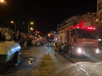 Lapseki&rsquo;de 5 katlı apartmanda yangın paniği
