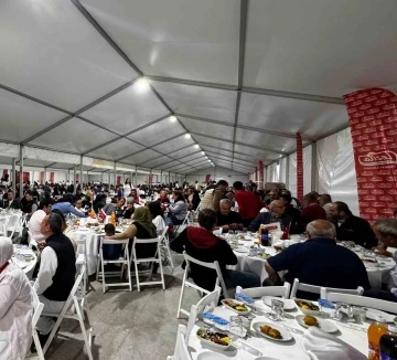 Lezita ailesi geleneksel iftar sofralarında buluştu
