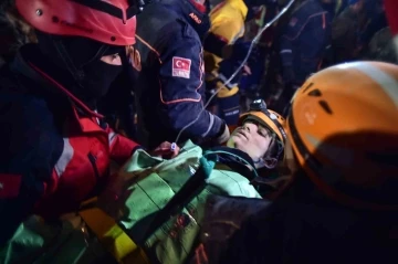 Lise &ouml;ğrencisinin ilk sorusu &ldquo;Bug&uuml;n g&uuml;nlerden ne?&rdquo; ilk isteği ise &ldquo;su&rdquo; oldu
