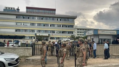 Lisede bir &ouml;ğretmen silahlı saldırı sonucunda hayatını kaybetti