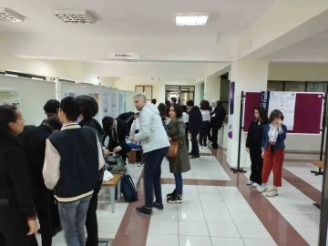 Liseli Gen&ccedil; Bilim Adamları projeleri ile g&ouml;z kamaştırdı
