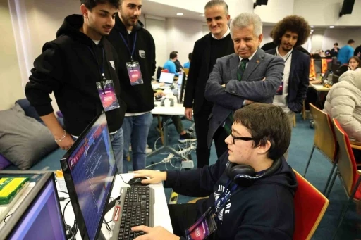 Liseliler &lsquo;oyun geliştirmek&rsquo; i&ccedil;in buluştu
