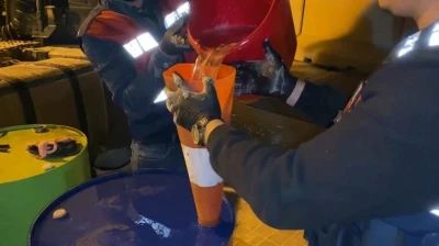 Litrelerce sıvı uyuşturucu b&ouml;yle ele ge&ccedil;irildi
