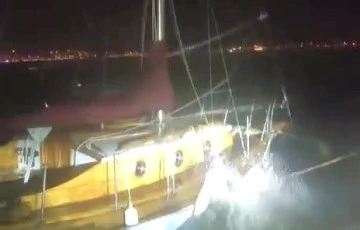 Lodos fırtınası Kuzey Ege&rsquo;de etkili oluyor