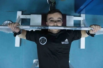 Lokantada yemek yerken keşfedildi, T&uuml;rkiye şampiyonu oldu
