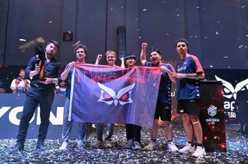 LoL Yaz Mevsimi Finali&rsquo;nde şampiyon &ldquo;Papara Super Massive&rdquo;
