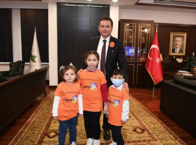 L&Ouml;SEV Bursa&rsquo;dan Başkan Erkan Aydın&rsquo;a Ziyaret