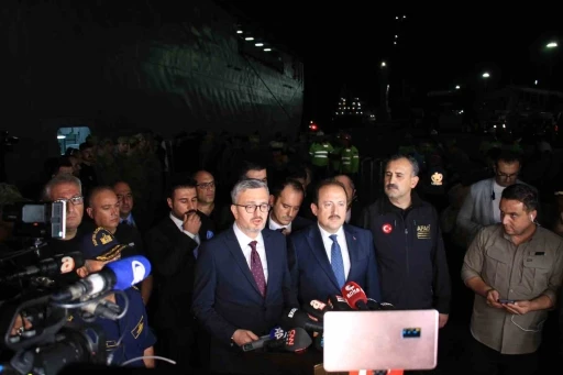 L&uuml;bnan&rsquo;dan gelen gemiden 558 yolcunun tahliyesi tamamlandı, vatandaşlar duygularını anlattı
