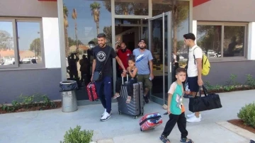 L&uuml;bnan&rsquo;ı terk eden yabancı uyruklular deniz yolu ile Mersin&rsquo;e geldi
