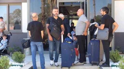 L&uuml;bnan&rsquo;ı terk eden yabancı uyruklular deniz yoluyla Mersin&rsquo;e gelmeye devam ediyor