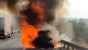 L&uuml;ks ara&ccedil;tan geriye hurda yığını kaldı