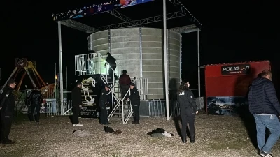Lunaparkta 'Sıfır yer &ccedil;ekimi' isimli oyun aletinden d&uuml;ş&uuml;p &ouml;ld&uuml;