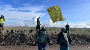 L&uuml;tzerath'daki madene karşı &ccedil;ıkan &ccedil;evrecilere polis sert m&uuml;dahale etti