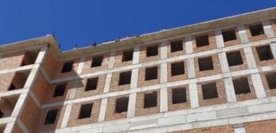 Maaşlarını alamayan iş&ccedil;iler toplu intihara kalkıştı