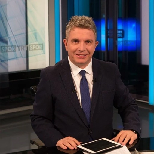 Ma&ccedil; anlatırken kalp krizi ge&ccedil;iren Arıkan, hastaneye kaldırıldı