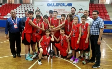 Macide Gazioğlu Ortaokulu Aydın&rsquo;dan iki kupayla d&ouml;nd&uuml;